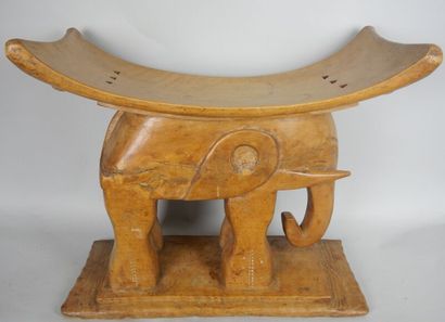 COTE D 'IVOIRE - ASHANTI people

Curved seat...