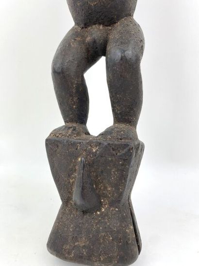 NIGERIA - EKET People

Female statuette standing...