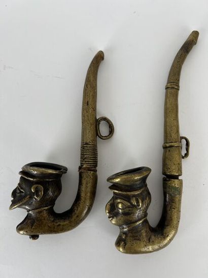 CAMEROON - Art Colon

Lot of two bronze pipes...
