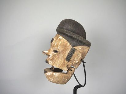 NIGERIA - OGONI people

Mask with articulated...