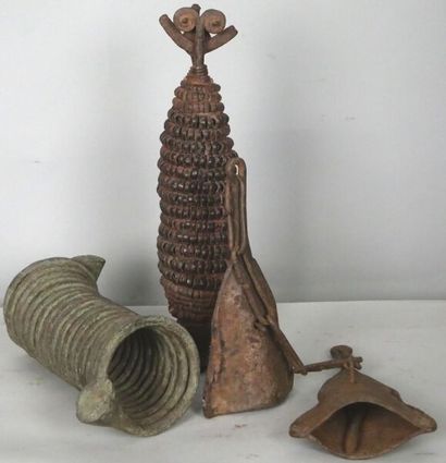 NIGERIA - VERE people

Lot of three objects:...
