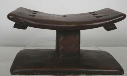 GHANA - AKAN people

Small wooden neckrest...