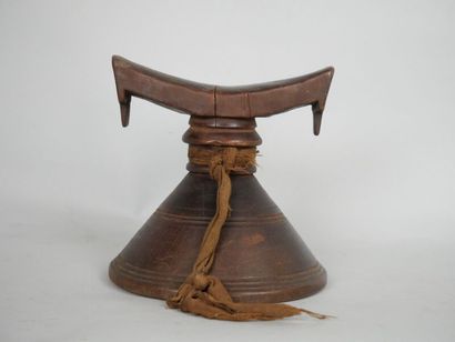 ETHIOPIA 

Set of four wooden neck rests...