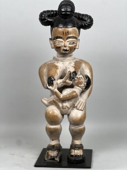 GHANA - ASHANTI people

Maternity of the...