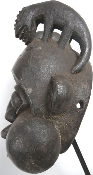 CAMEROON - BAMILEKE people, WUM region

Helmet...