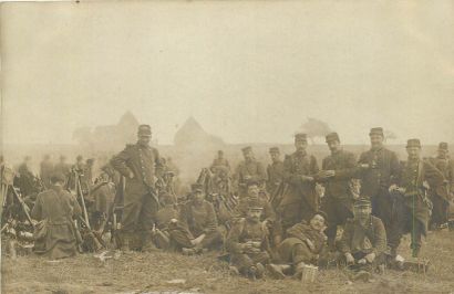 63 CARTES POSTALES MILITARIA : Divers. Dont