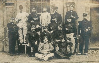 63 CARTES POSTALES MILITARIA : Divers. Dont
