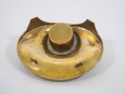 GESCHUTZT
Encrier de forme libre en bronze...