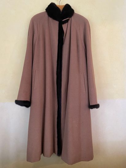 Manteau long, l'extérieur en cachemire beige,...