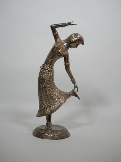 INDE
Paire de danseuses en argent à décor...