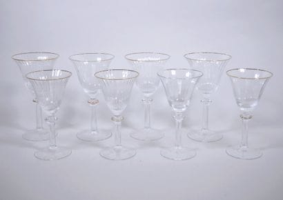 Partie de service de verres, la coupe de...
