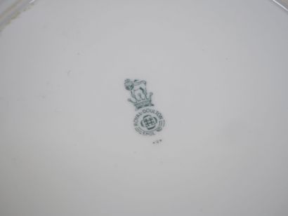 ROYAL DOULTON - ENGLAND 
Suite de 11 assiettes...