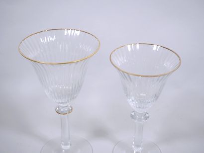 Partie de service de verres, la coupe de...