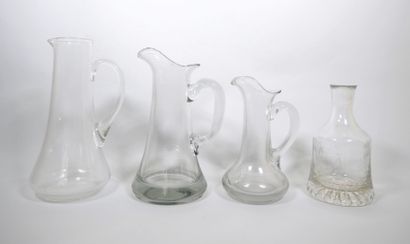 Ensemble en verre comprenant :
- Une bouteille...