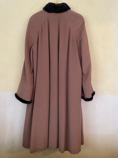 Manteau long, l'extérieur en cachemire beige,...