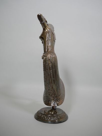 INDE
Paire de danseuses en argent à décor...