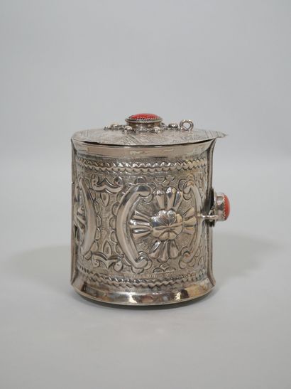 NEPAL ou TIBET
Boîte couverte de forme cylindrique...