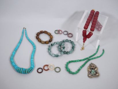Ensemble de bijoux fantaisies à l'imitation...