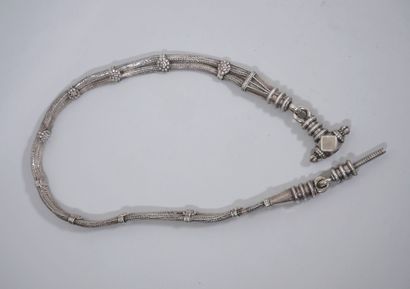 Fort ensemble de bijoux fantaisie en métal...