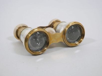 Paire de jumelles de théâtre en laiton et...