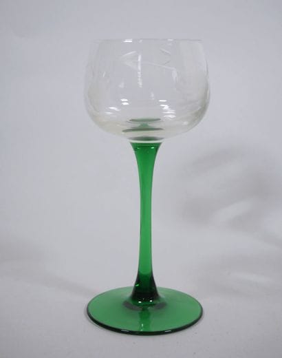 Suite de onze verres à vin d'Alsace en verre,...