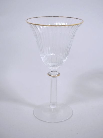 Partie de service de verres, la coupe de...