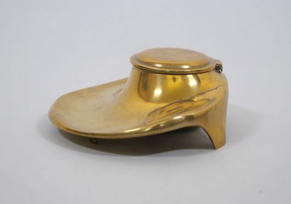 GESCHUTZT
Encrier de forme libre en bronze...