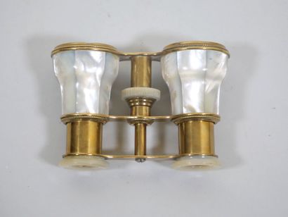 Paire de jumelles de théâtre en laiton et...