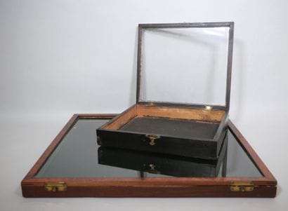 Grande vitrine de présentation à poser de...