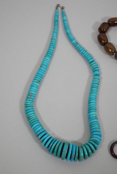 Ensemble de bijoux fantaisies à l'imitation...