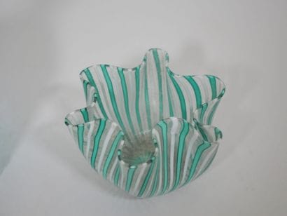 Ensemble en verre comprenant :
- une petite...