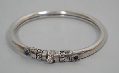 TIBET ou NEPAL
Ensemble de bijoux en divers...