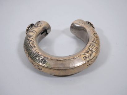 Fort ensemble de bijoux fantaisie en métal...