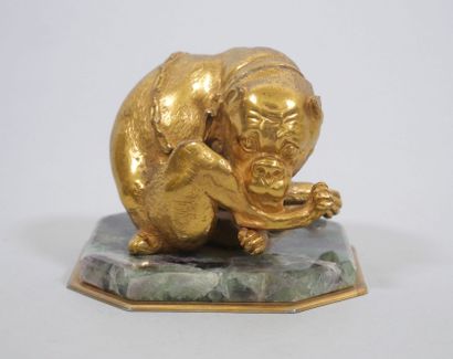ATHA Paris
Presse-papier en bronze doré figurant...