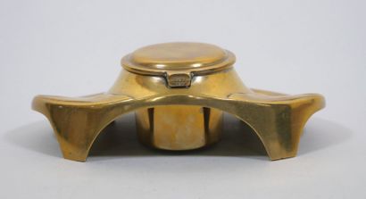 GESCHUTZT
Encrier de forme libre en bronze...