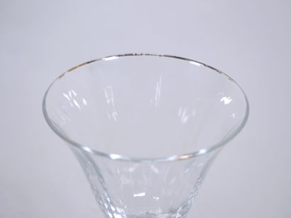 Partie de service de verres, la coupe de...