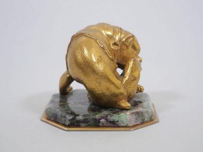 ATHA Paris
Presse-papier en bronze doré figurant...