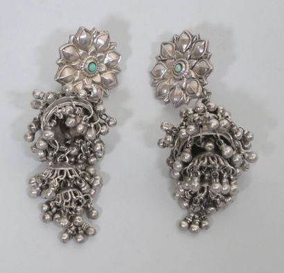TIBET ou NEPAL
Ensemble de bijoux en divers...
