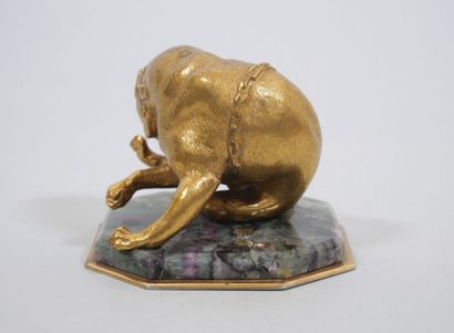 ATHA Paris
Presse-papier en bronze doré figurant...