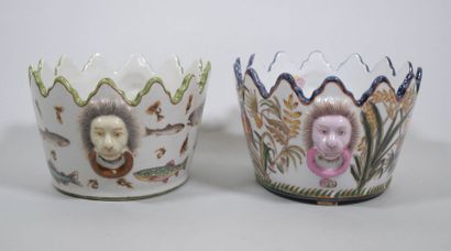 ASIATIDES 
Suite de deux verrières en porcelaine...
