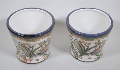 ASIATIDES
Paire de cache-pot de forme tronconique...