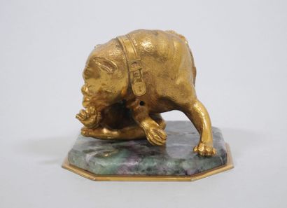 ATHA Paris
Presse-papier en bronze doré figurant...