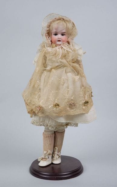 ARMAND MARSEILLE
Porcelain-headed doll with...