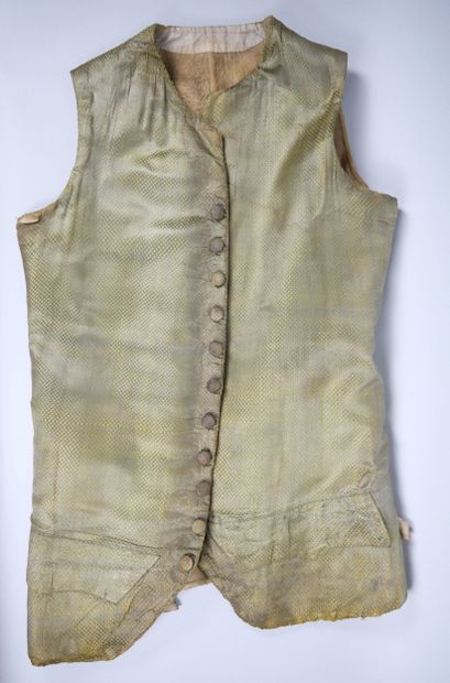 Green fluted vest
Louis XVI period.
Dimensions:...