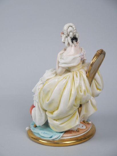 CAPODIMONTE
Elegant face to hand,
Subject...