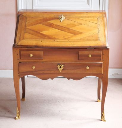 Sloping desk in molded cherrywood, opening...