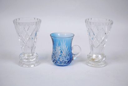 Meeting of two small cornet-shaped vases...