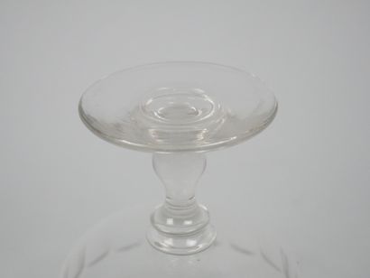 Flat-rimmed cut-crystal drageoir on pedestal,...