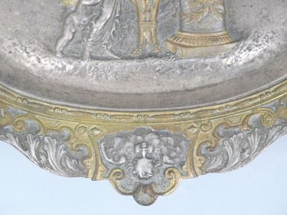 Four-sided bowl with two handles in bronze...