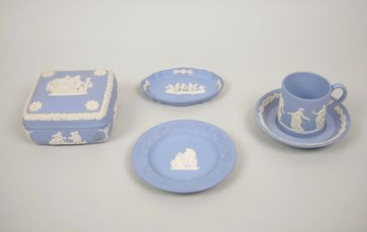 WEDGWOOD
Reunion of fine stoneware elements...
